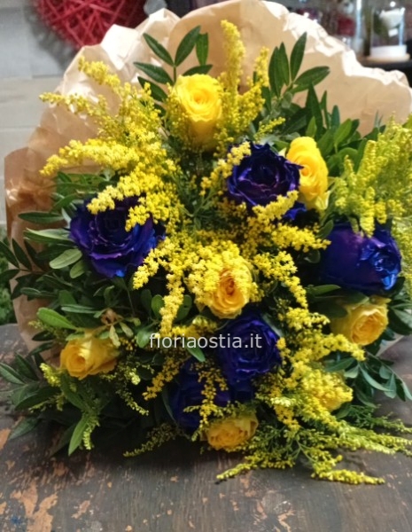 Bouquet di rose gialle e blu